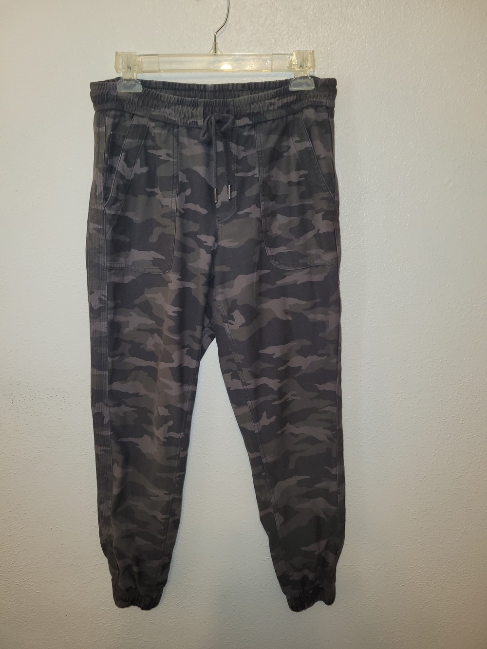 Athleta Farallon Jogger Gray Camo Stretch Travel Pants Women's Size 8